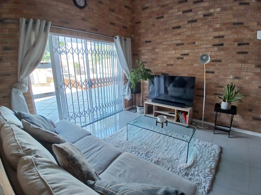 2 Bedroom Property for Sale in Viking Village Western Cape